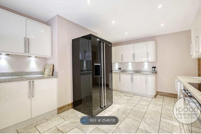 Englands Lane, Loughton photo 5