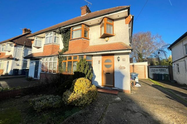 Thumbnail Semi-detached house to rent in Geralds Road, High Wycombe
