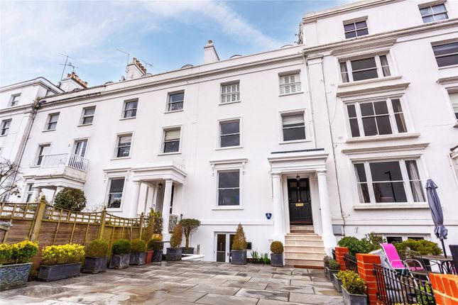 Flat for sale in River Terrace, Henley-On-Thames, Oxfordshire