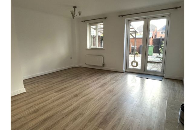 20, Phoenix Drive, Wrexham photo 2