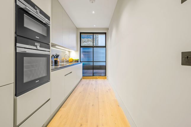 Flat to rent in King's Mews, Bloomsbury