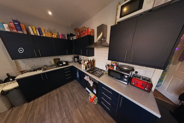 Thumbnail Terraced house to rent in Stanmore Place, Leeds