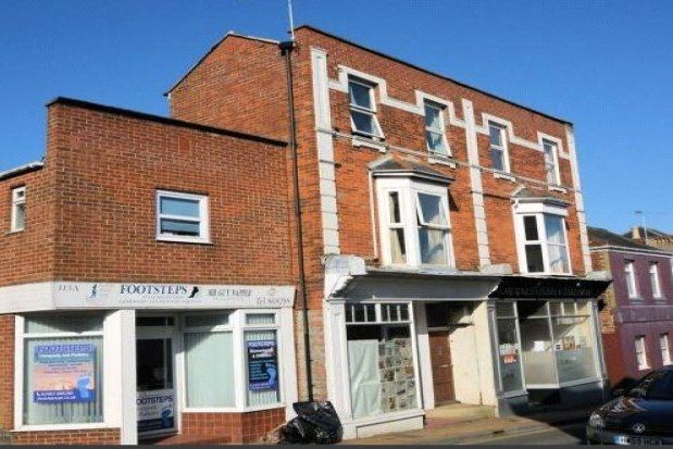 Flat to rent in High Street, Ryde