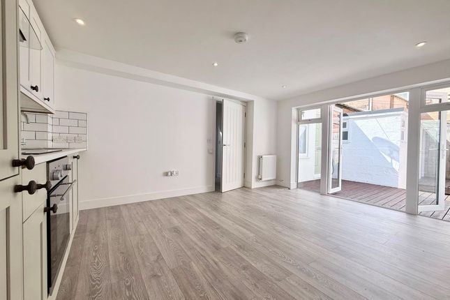 5 Agra Place, Dorchester photo 2