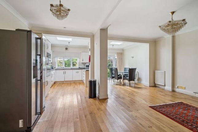 5, Central Avenue, Pinner photo 4