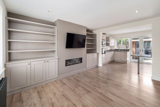 2 Crescent Road, Alderley Edge photo 3