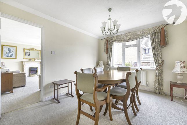 2, Niven Close, Rochester photo 4