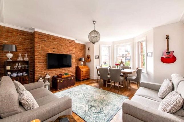Flat for sale in Yale Court, Honeybourne Road