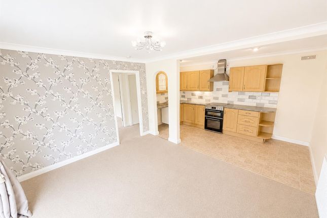 71, Boyce Road, Stanford-Le-Hope photo 3