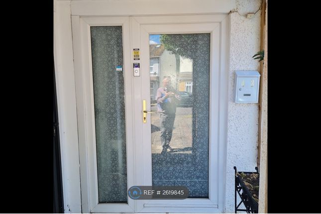 Willow St, Romford photo 2