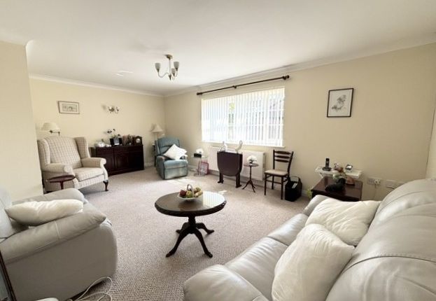 5 Glynn House Close, Selsey photo 3