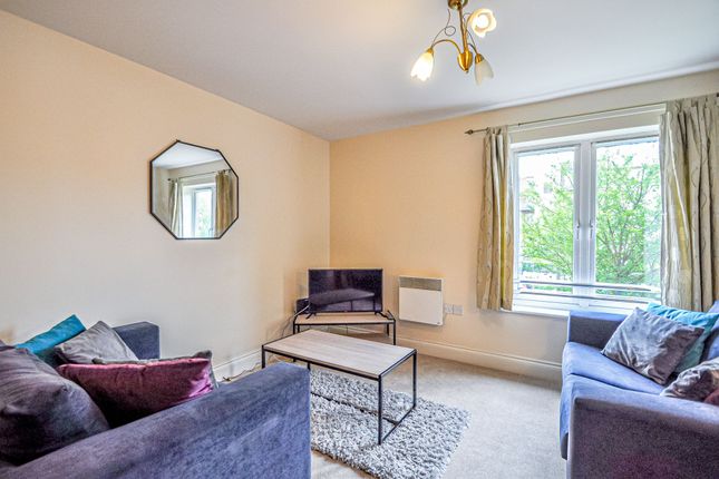 Flat to rent in Kingsquarter, Maidenhead