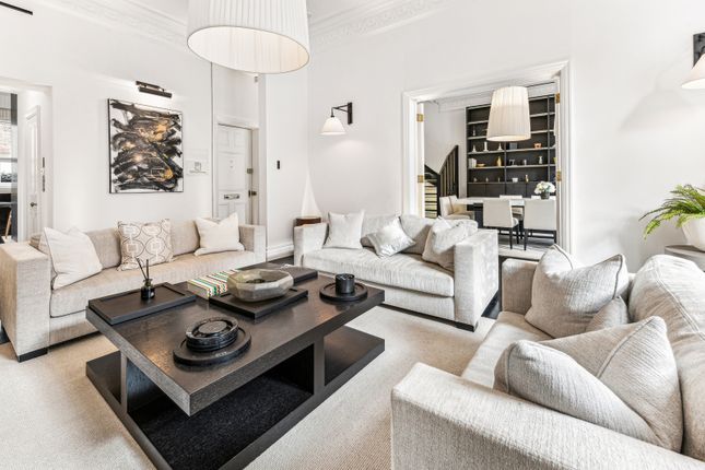 Terraced house to rent in Pont Street, Knightsbridge