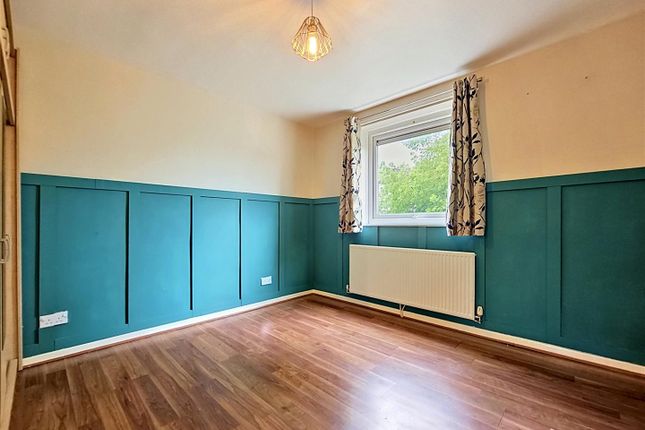 69, Leighton Drive, Sheffield photo 3