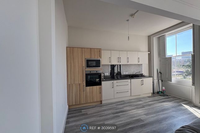 Flat, Albion Street, Hull photo 5