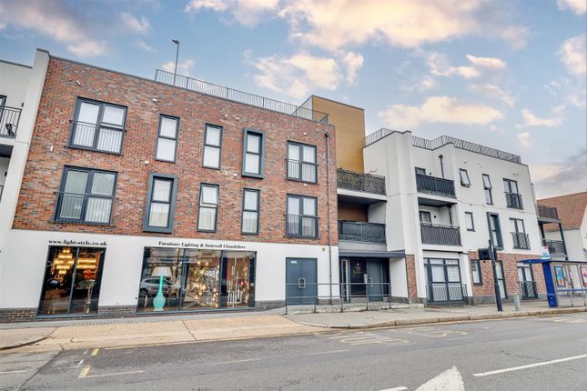 Thumbnail Flat for sale in City Apartments, London Road, Leigh-On-Sea