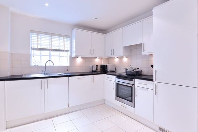 Pelham Court, 145,Flat 28, Fulham Road, London photo 3