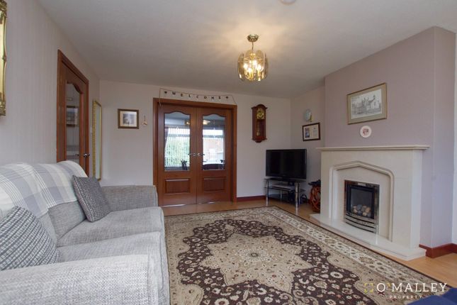 8, Harviestoun Grove, Tillicoultry photo 3