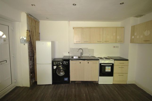 85, Givendale Drive, Manchester photo 4