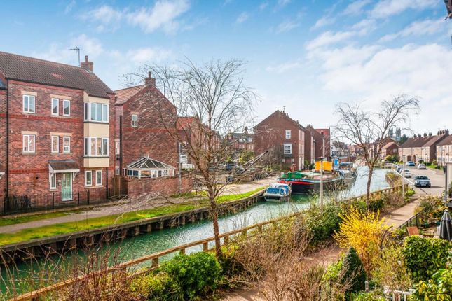 Town house for sale in Gillyon Close, Beverley, East Yorkshire