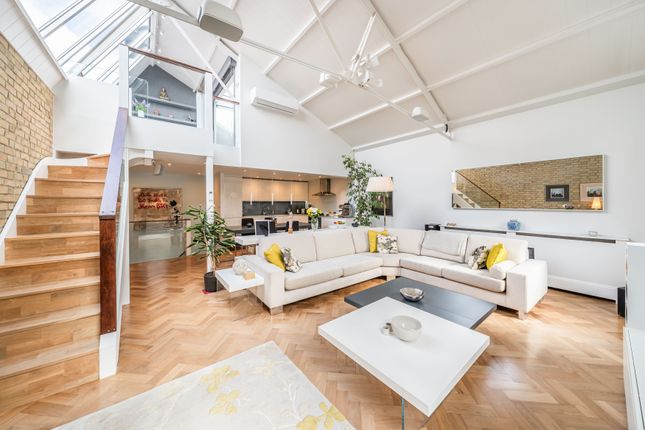 7, Welmar Mews, London photo 4