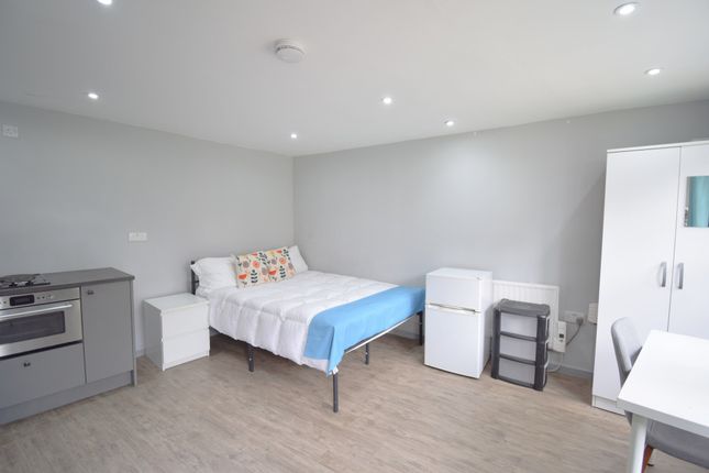 Thumbnail Room to rent in Henchman Street, London
