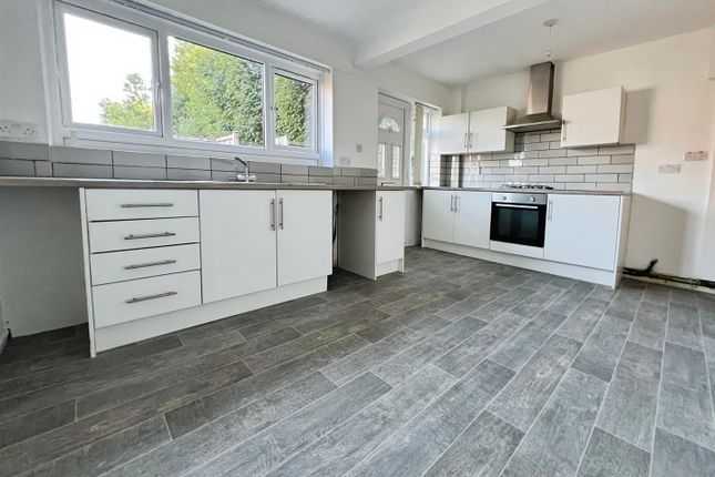 54, Summerbridge Crescent, Bradford photo 2