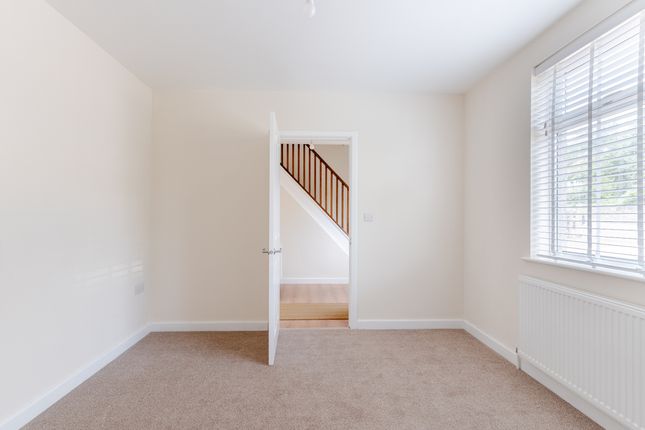 121 Westbury Lane, Bristol photo 4