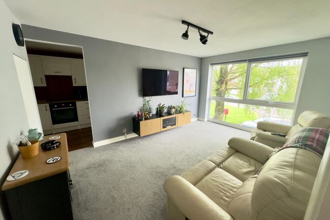 Flat for sale in College Road, Southwater, Horsham