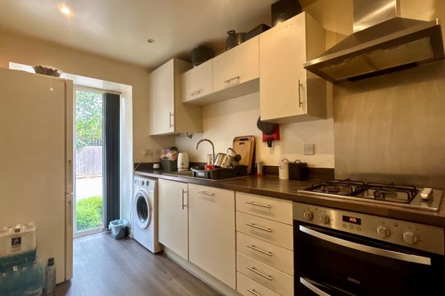 9, Robert Parker Road, Berkshire photo 3