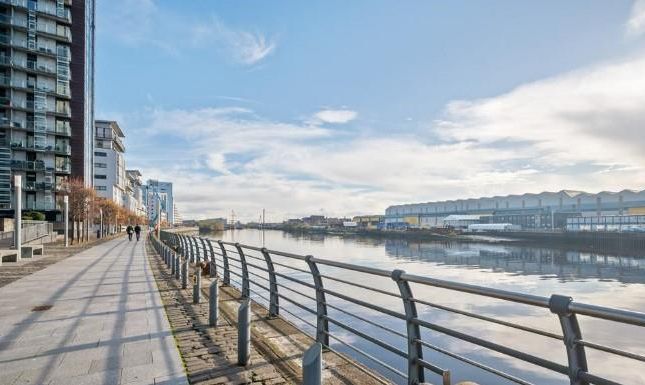 Thumbnail Flat for sale in Meadowside Quay Walk, Glasgow