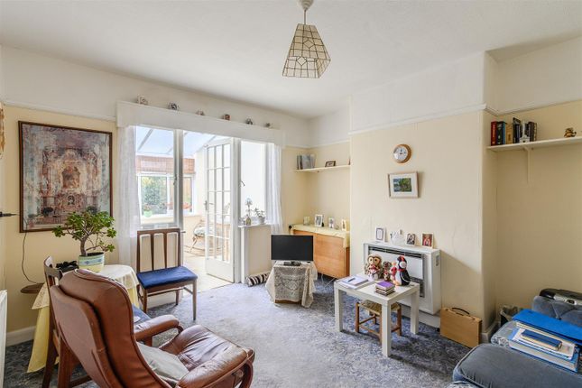 4, Highfield Road, Barry photo 5