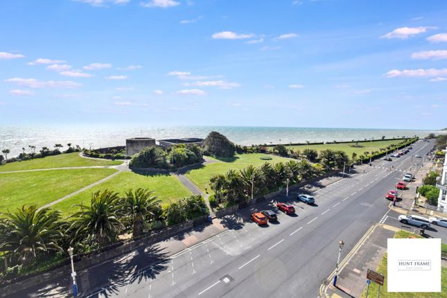 21, Grand Court, King Edwards Parade, Eastbourne photo 3