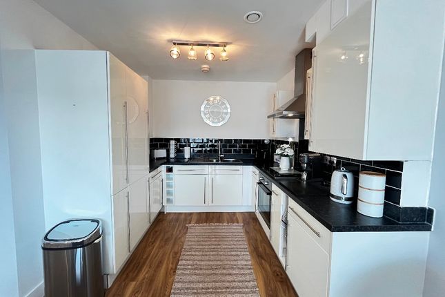 Flat 25, Wild Rose House, Romford photo 3