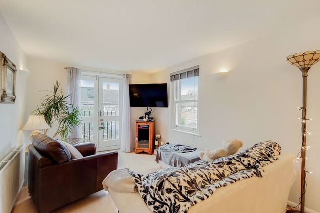 Thumbnail Flat for sale in Ordell Road, London