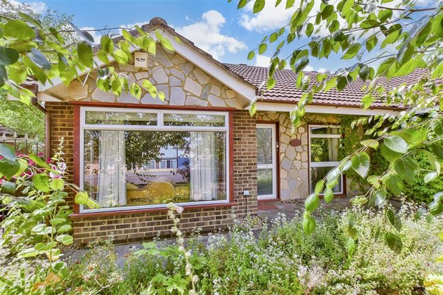 2-bed house on Arthur Salmon Close, Faversham, £405,000