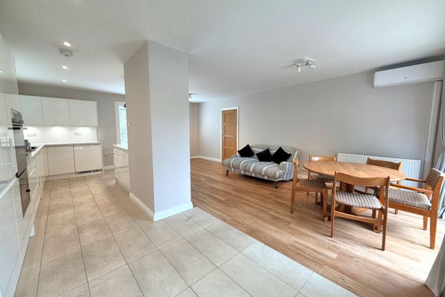 54 Thornton Crescent, Wendover, Buckinghamshire photo 4