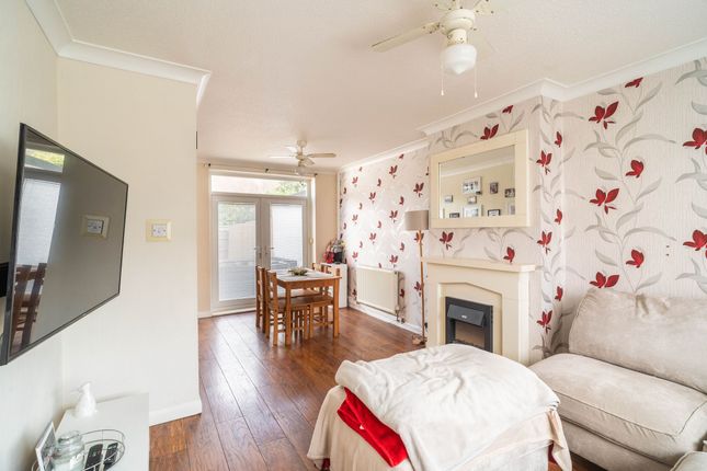 57 Falkland Road, Hull photo 2