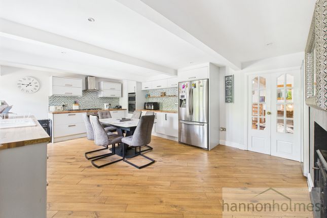 Cam05283G0-Pr0050-Still028