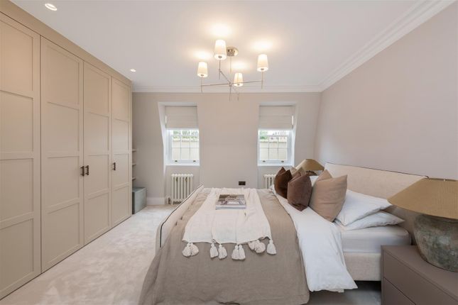 Property for sale in Chester Row, London