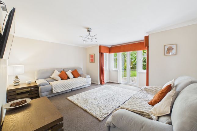 38, Thorntree Drive, Coatbridge photo 2