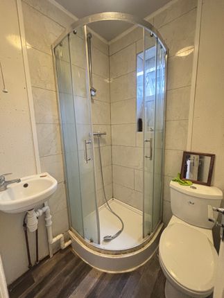 ROOM 4,79, Cromwell Road, Luton photo 5