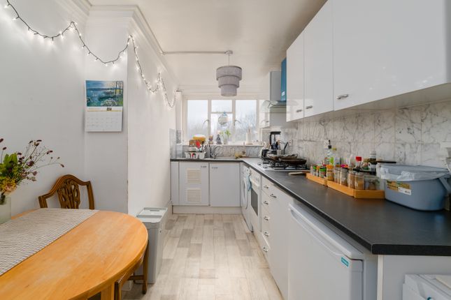 3, Glebe Court, London photo 4