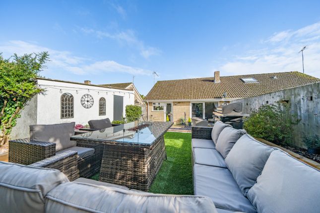 Bungalow for sale in Bettertons Close, Fairford, Gloucestershire
