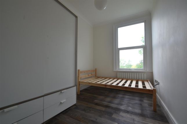 Flat 4, 10 Haven Green, London photo 5