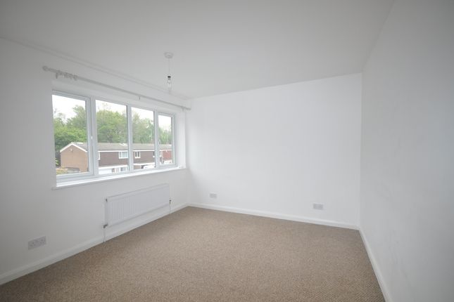 End terrace house to rent in Timberbank, Vigo, Gravesend