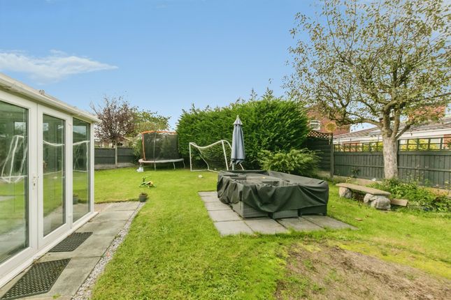 Shores Green Drive, Northwich photo 3