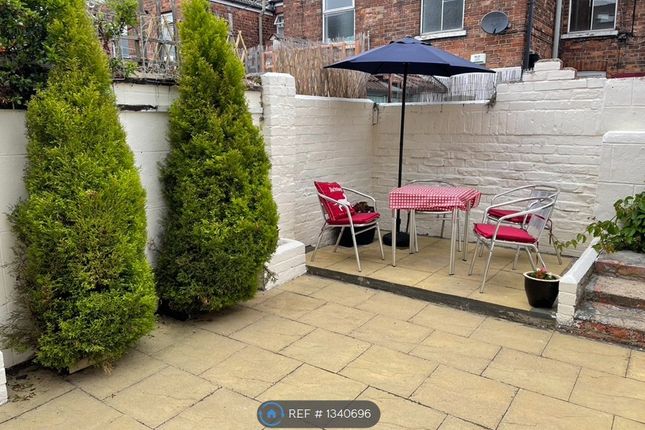 Pretty Rear Courtyard Enclosed Sun Spot