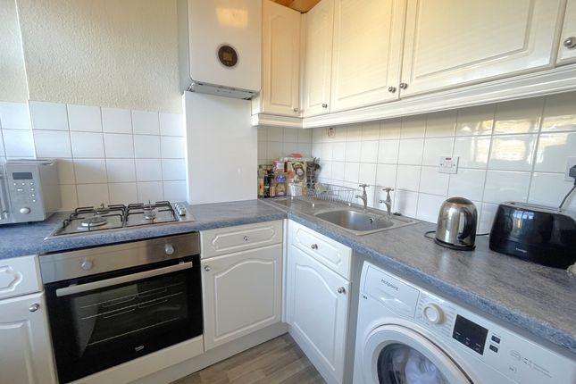 Flat 3, Raynes Park photo 3
