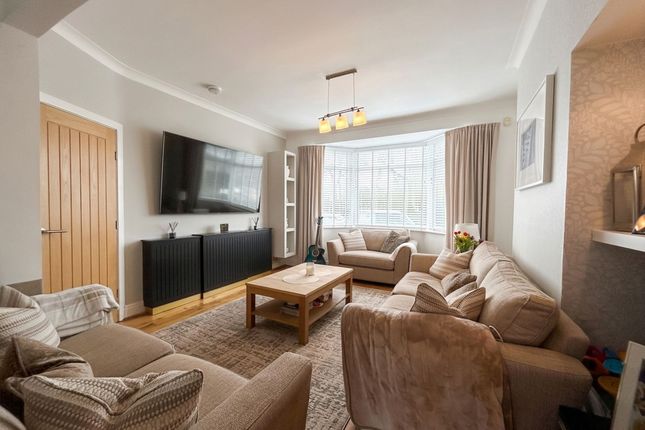8a Edge Fold Road, Manchester photo 4